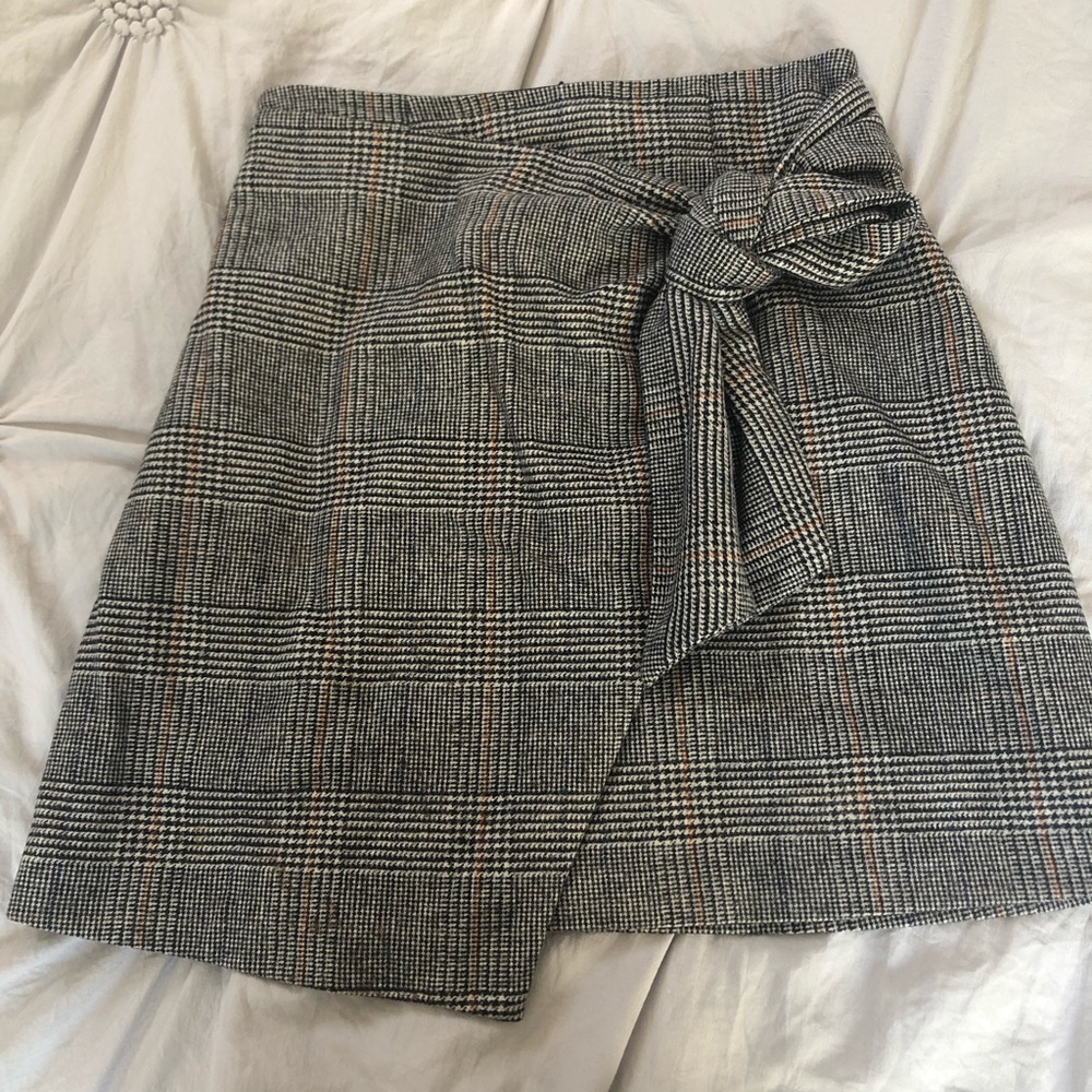 Aritzia Wilfred Wrap front mini skirt size 00